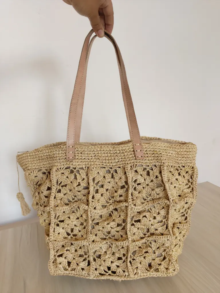  [110.031] Sac cabas en crochet floral